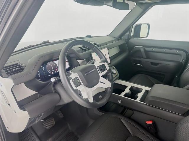 2025 Land Rover Defender 110 P300