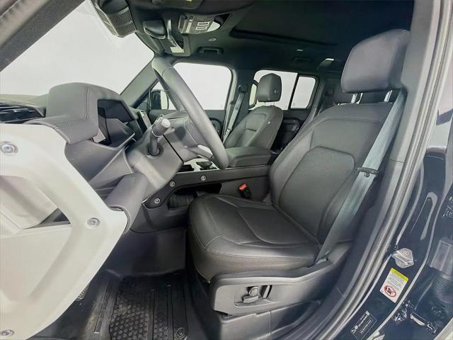 2025 Land Rover Defender 110 P300