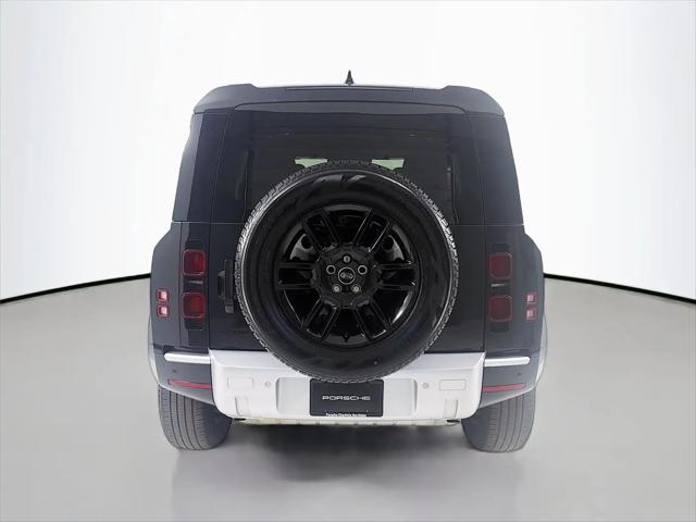 2025 Land Rover Defender 110 P300