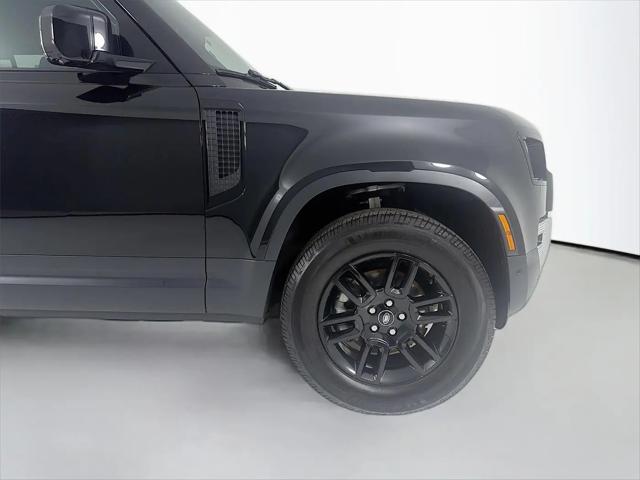 2025 Land Rover Defender 110 P300