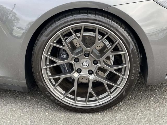 2021 Porsche 911 Carrera