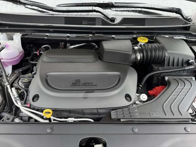 2026 Chrysler Pacifica Select AWD