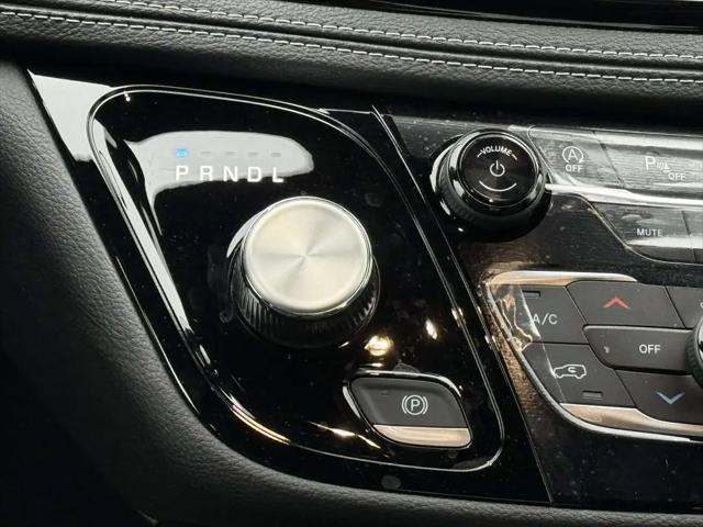 2026 Chrysler Pacifica Select AWD