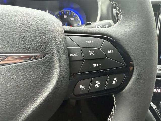 2026 Chrysler Pacifica Select AWD
