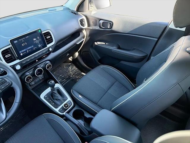 2026 Hyundai Venue SEL w/Two-Tone Roof
