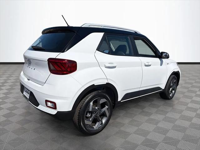 2026 Hyundai Venue SEL w/Two-Tone Roof