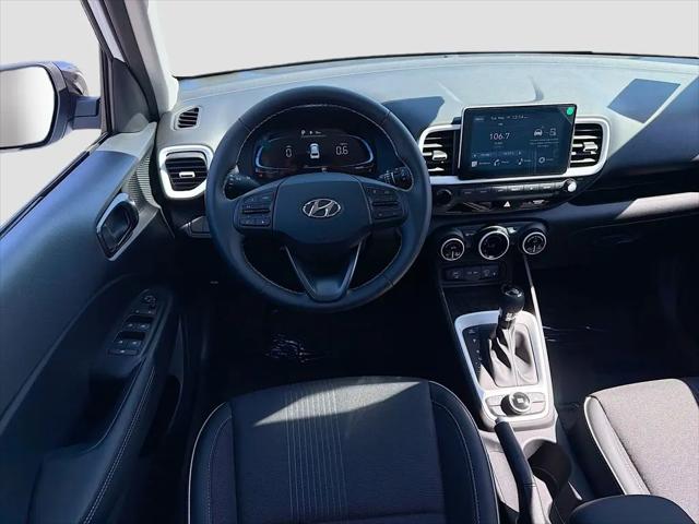 2026 Hyundai Venue SEL w/Two-Tone Roof