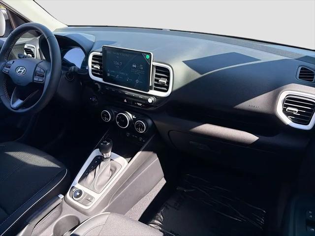 2026 Hyundai Venue SEL w/Two-Tone Roof