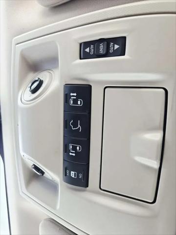 2014 Chrysler Town & Country Touring-L 30th Anniversary