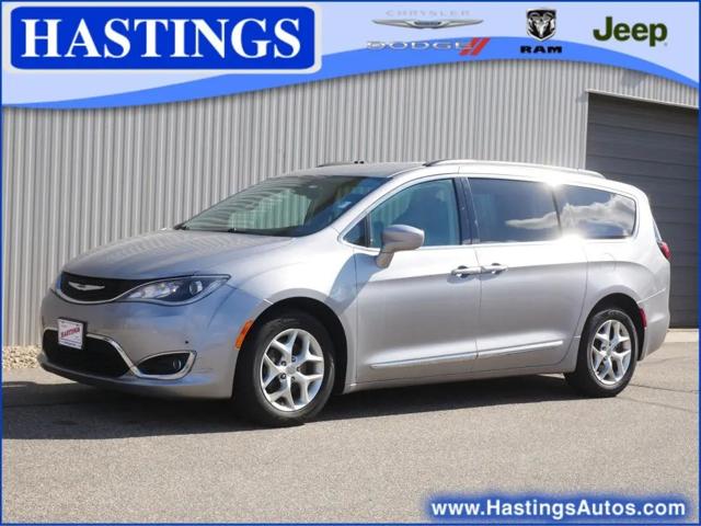 2017 Chrysler Pacifica Touring-L for sale in Hastings, MN