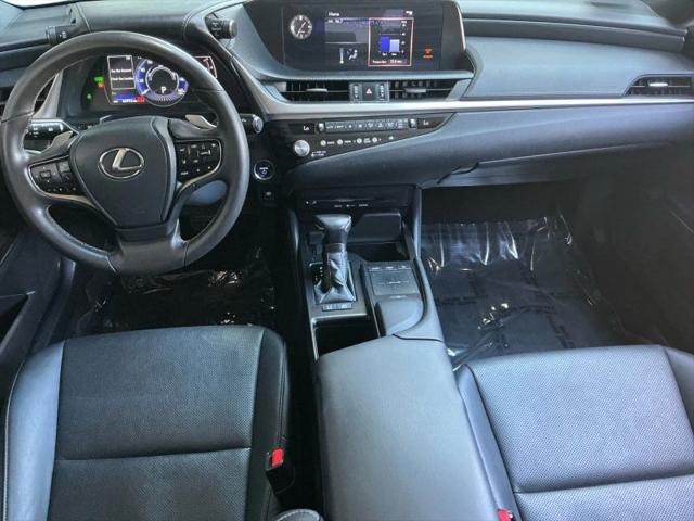2021 Lexus ES 300h 300h