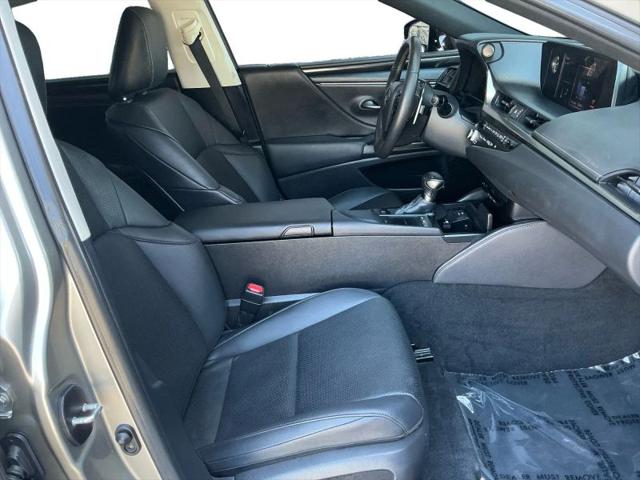 2021 Lexus ES 300h 300h