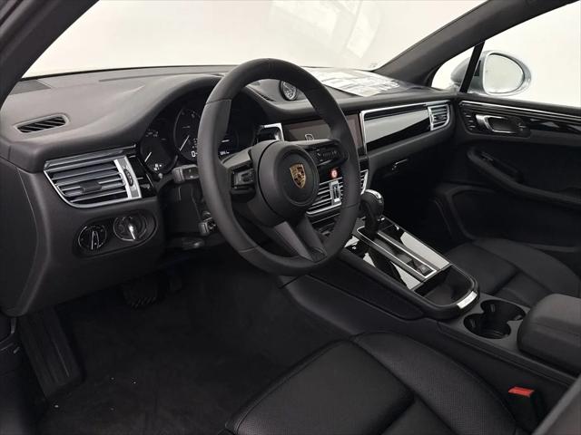 2025 Porsche Macan Macan