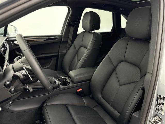 2025 Porsche Macan Macan