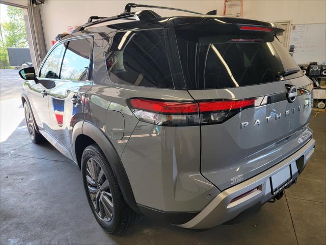2023 Nissan Pathfinder SL 4WD