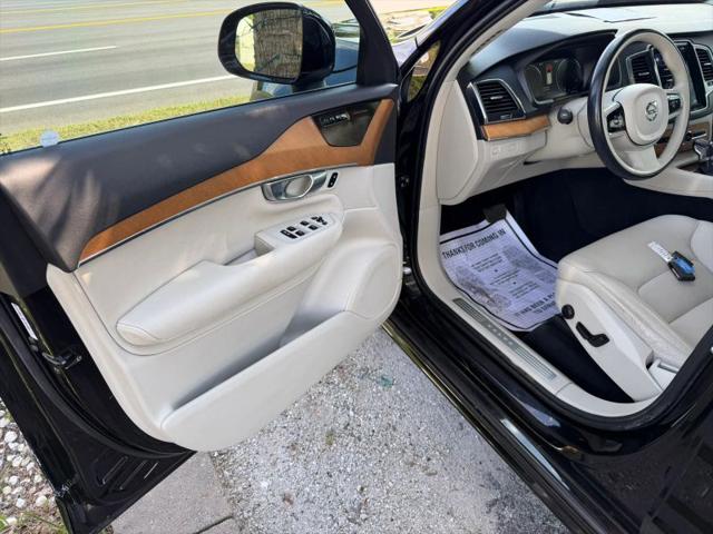 2021 Volvo XC90 T6 Momentum 6 Passenger