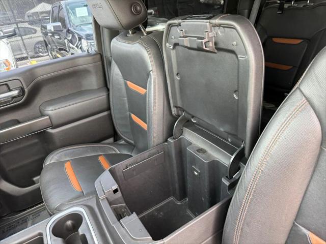 2022 GMC Sierra 1500 Limited 4WD Crew Cab Short Box AT4