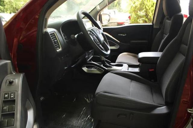 2022 Nissan Frontier Crew Cab SV 4x2