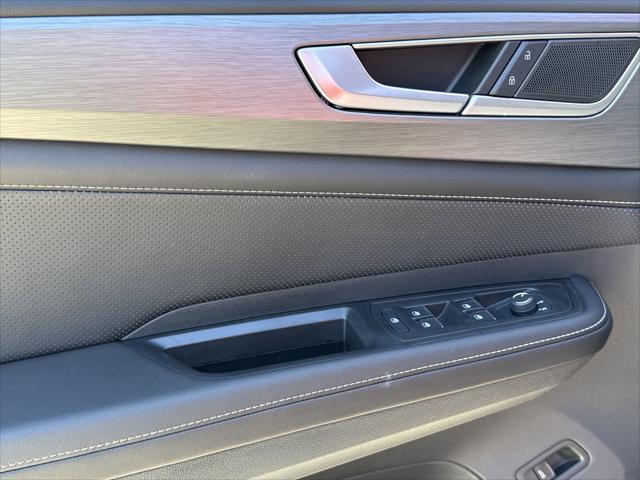 2026 Volkswagen Atlas Cross Sport SE with Technology