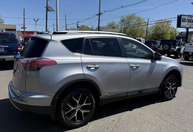 2018 Toyota RAV4 Hybrid SE