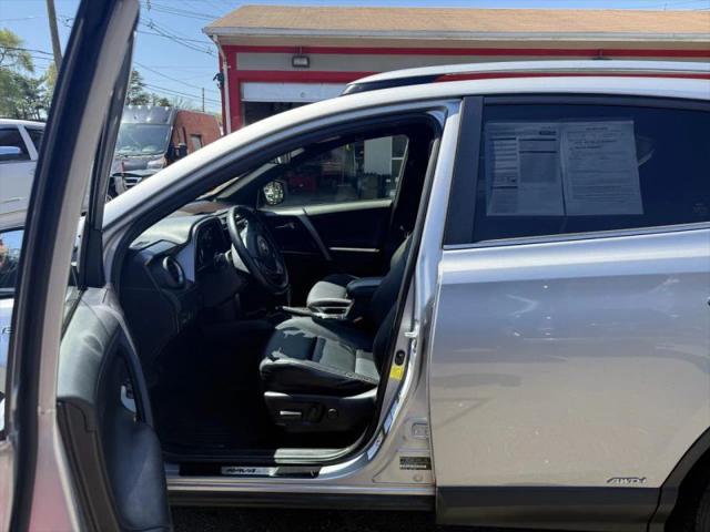2018 Toyota RAV4 Hybrid SE