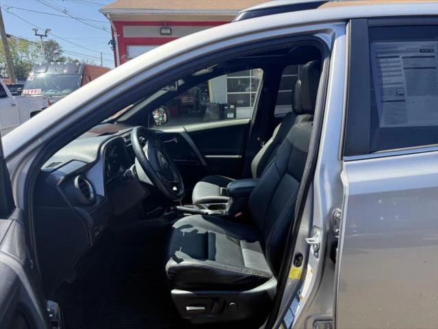 2018 Toyota RAV4 Hybrid SE