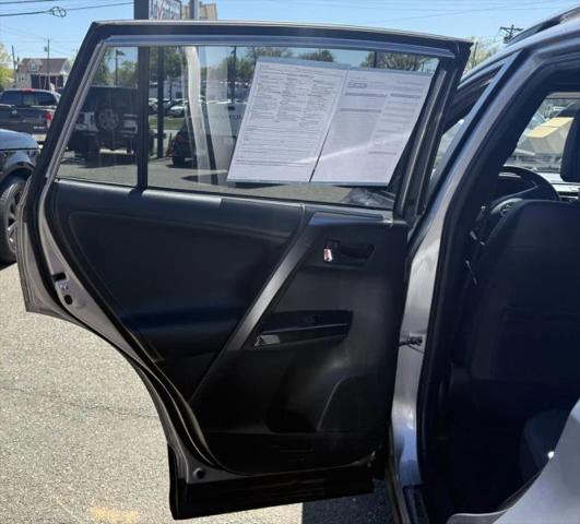 2018 Toyota RAV4 Hybrid SE