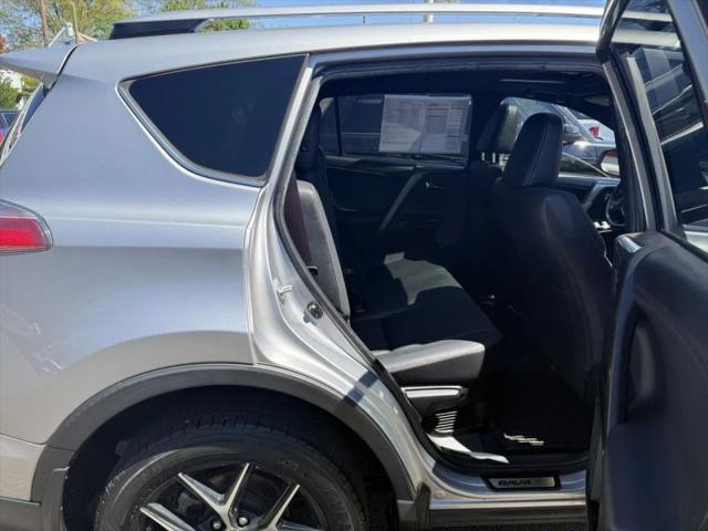 2018 Toyota RAV4 Hybrid SE