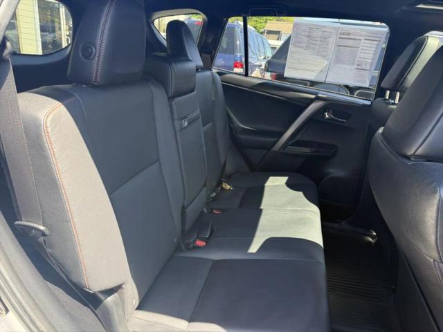 2018 Toyota RAV4 Hybrid SE