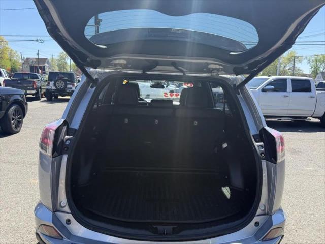 2018 Toyota RAV4 Hybrid SE