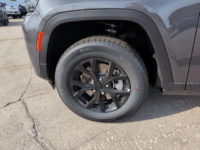 2026 Jeep Grand Cherokee L Altitude 4x4