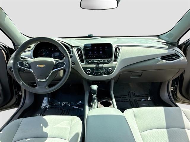 2022 Chevrolet Malibu FWD 1FL