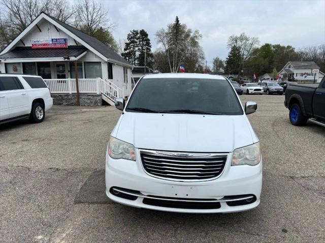 2014 Chrysler Town & Country Touring-L