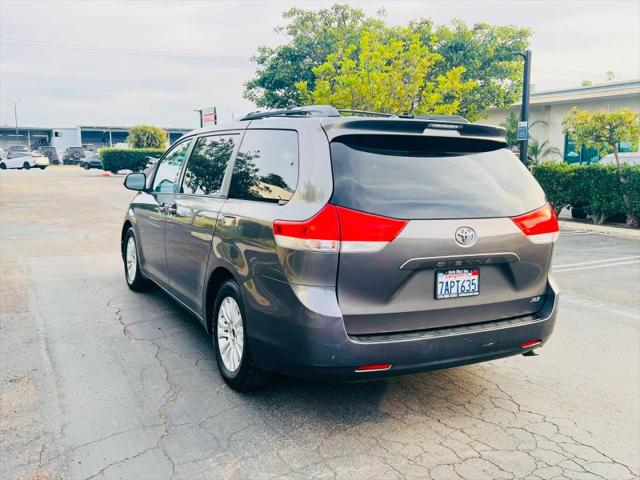 2013 Toyota Sienna XLE V6 8 Passenger