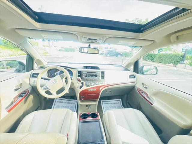 2013 Toyota Sienna XLE V6 8 Passenger