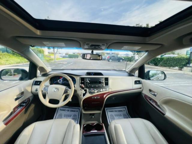 2013 Toyota Sienna XLE V6 8 Passenger