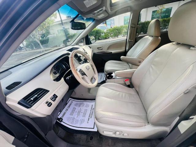 2013 Toyota Sienna XLE V6 8 Passenger
