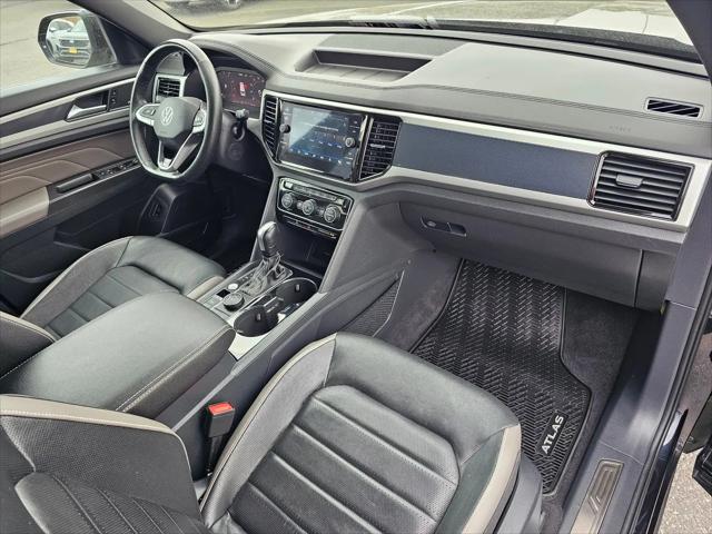 2023 Volkswagen Atlas Cross Sport 3.6L V6 SEL Premium R-Line