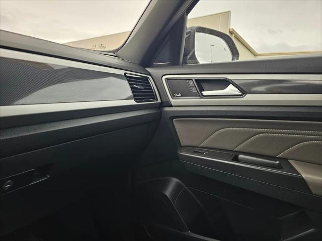 2023 Volkswagen Atlas Cross Sport 3.6L V6 SEL Premium R-Line