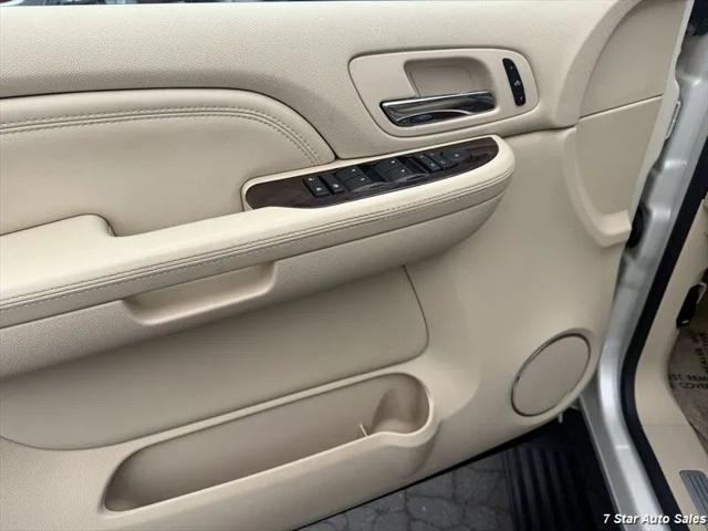 2008 Cadillac Escalade Standard