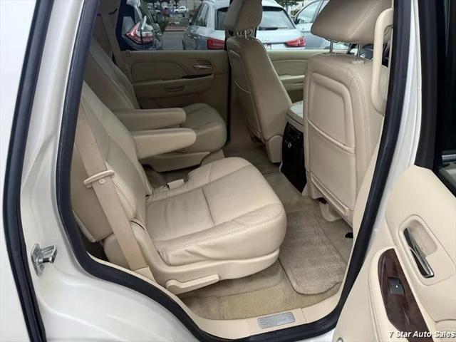 2008 Cadillac Escalade Standard
