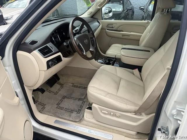 2008 Cadillac Escalade Standard