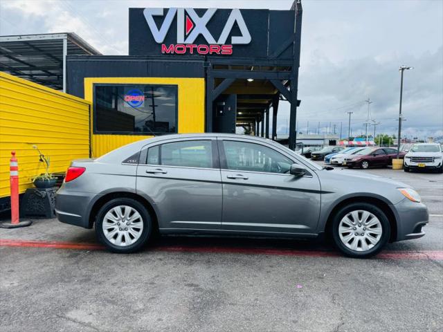 2012 Chrysler 200 LX