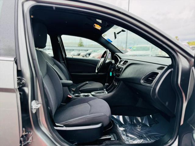 2012 Chrysler 200 LX