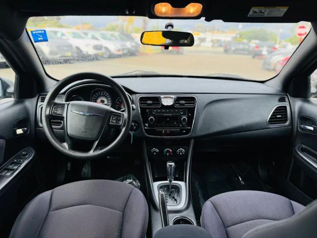 2012 Chrysler 200 LX