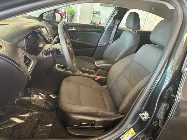 2017 Chevrolet Cruze LT Auto