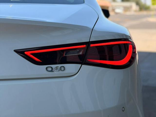 2017 INFINITI Q60 2.0t Premium