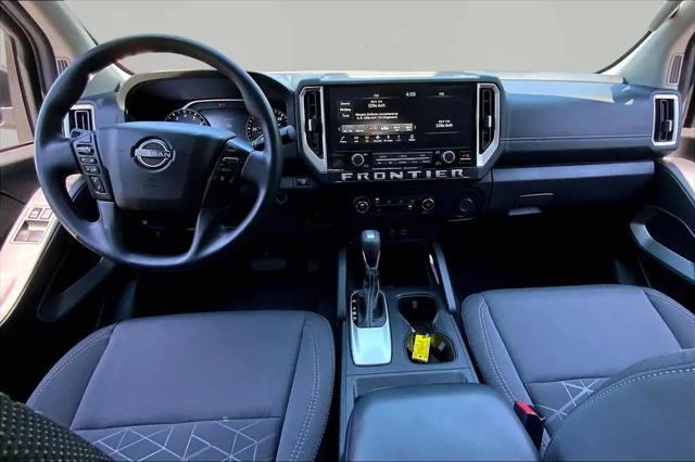 2025 Nissan Frontier King Cab SV 4x2