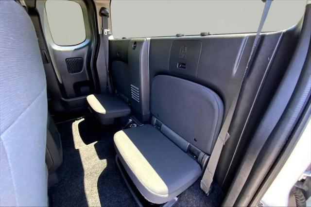 2025 Nissan Frontier King Cab SV 4x2