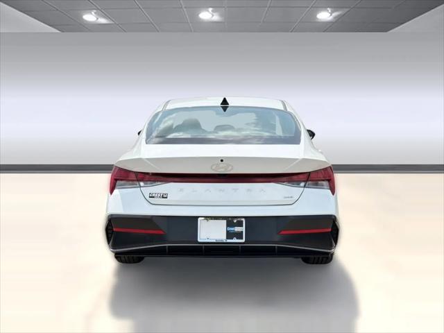2025 Hyundai Elantra Hybrid Limited